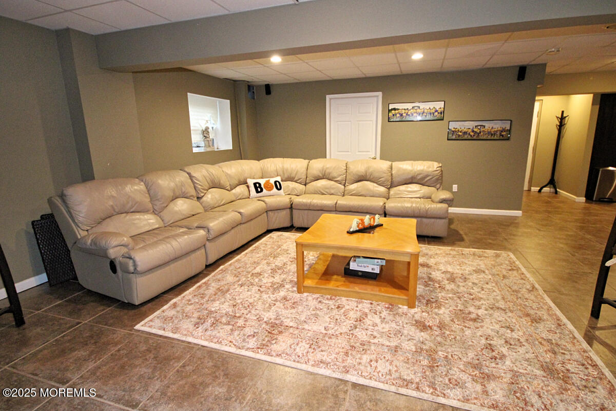 323 Freehold Englishtown Road