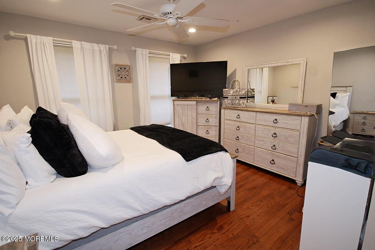 323 Freehold Englishtown Road