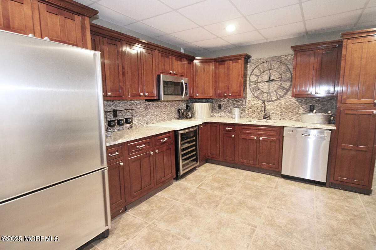 323 Freehold Englishtown Road