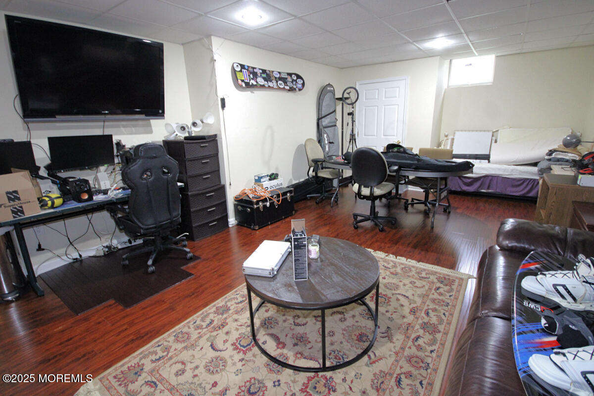 323 Freehold Englishtown Road