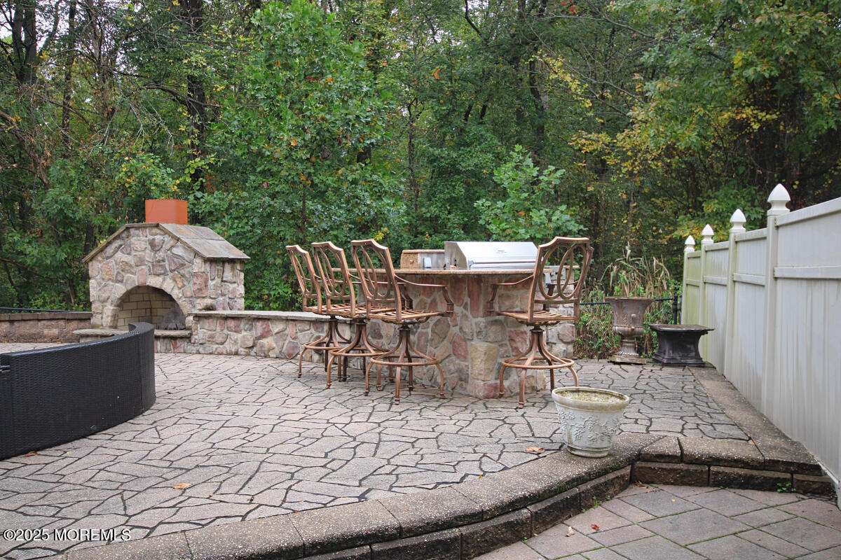 323 Freehold Englishtown Road