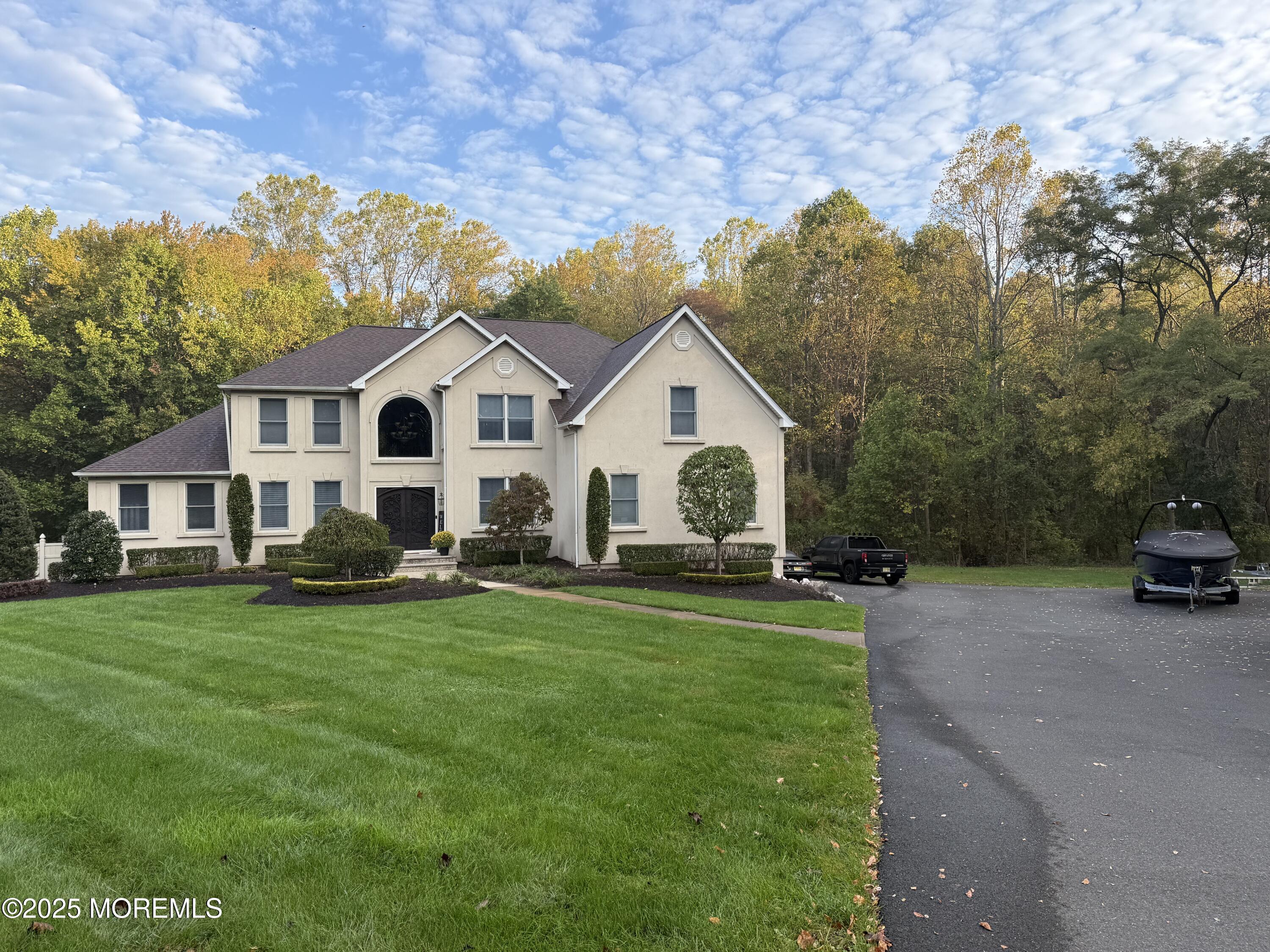323 Freehold Englishtown Road