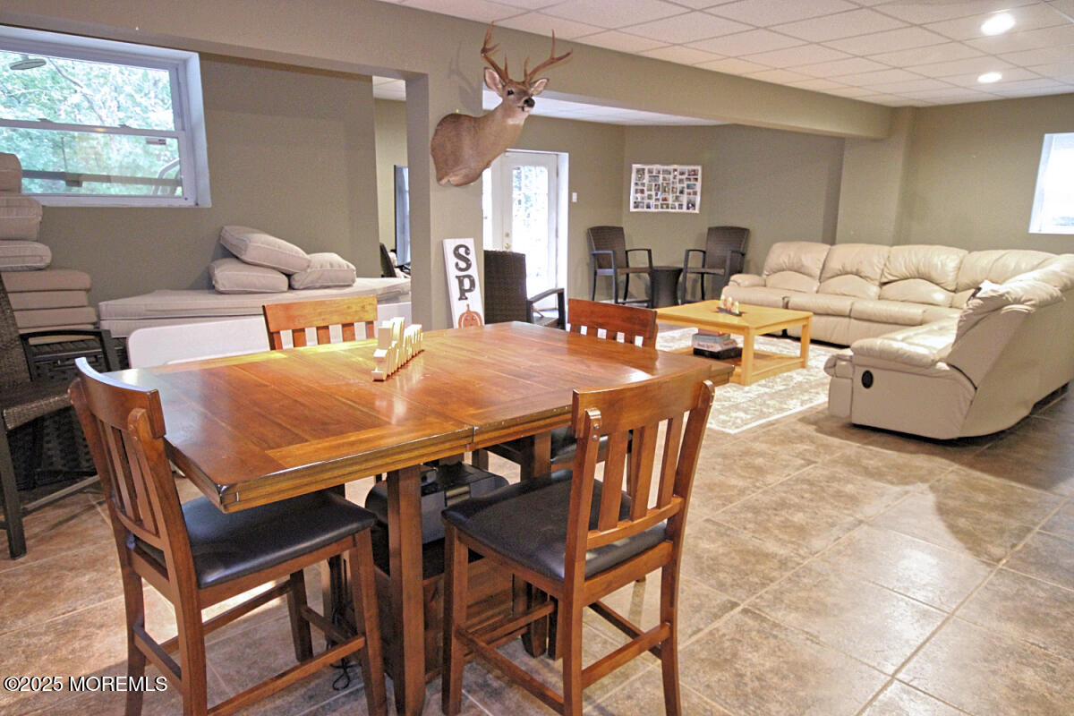 323 Freehold Englishtown Road