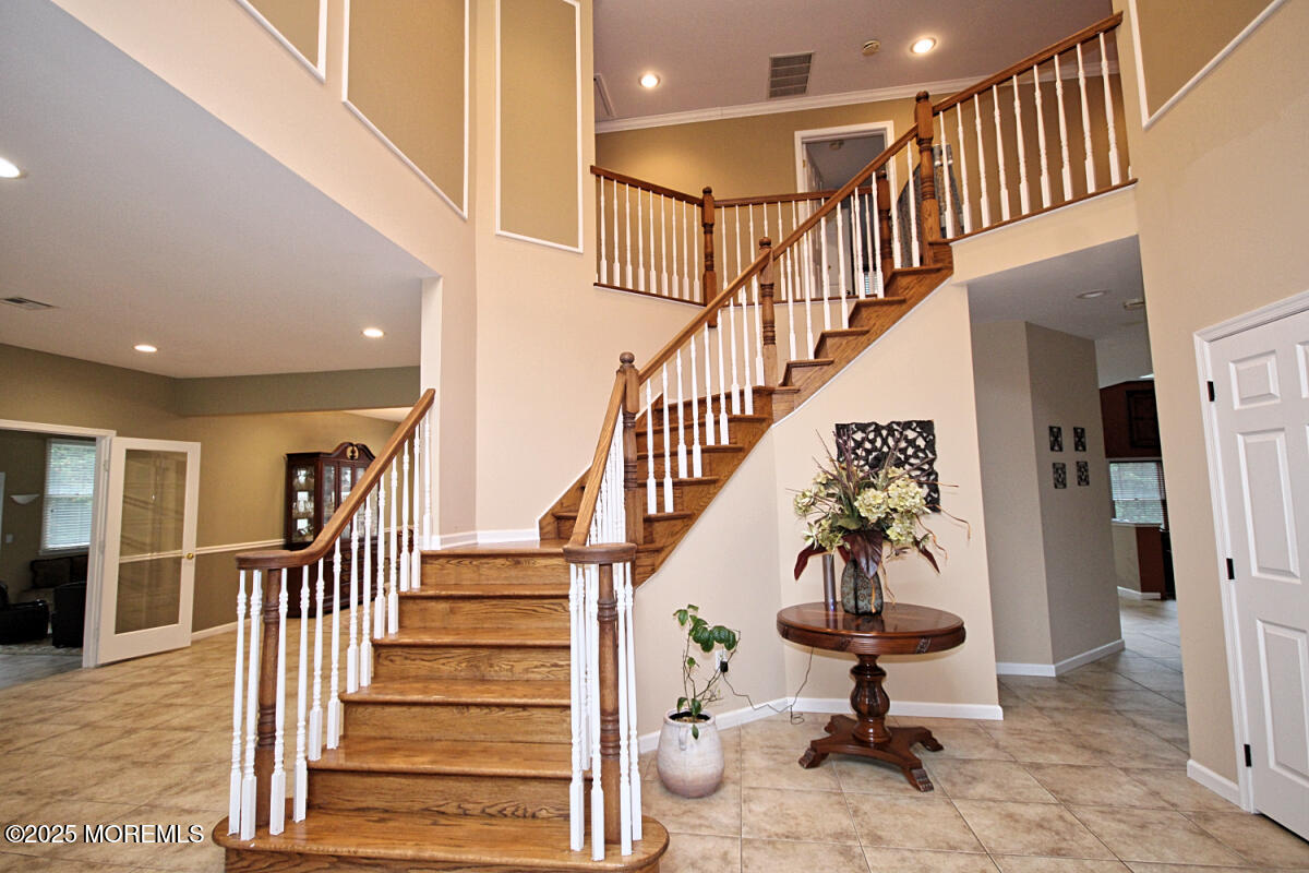 323 Freehold Englishtown Road