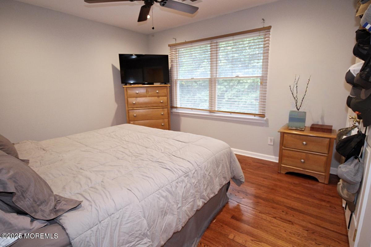 323 Freehold Englishtown Road