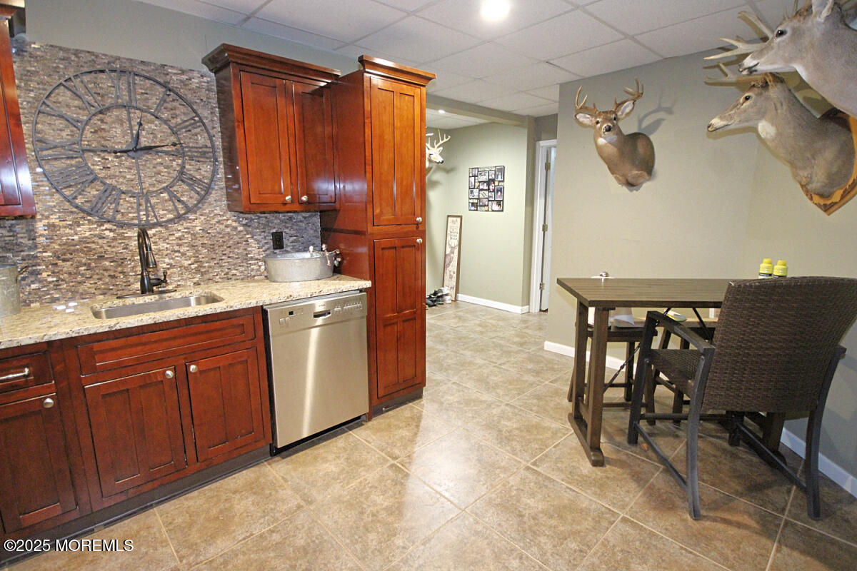 323 Freehold Englishtown Road