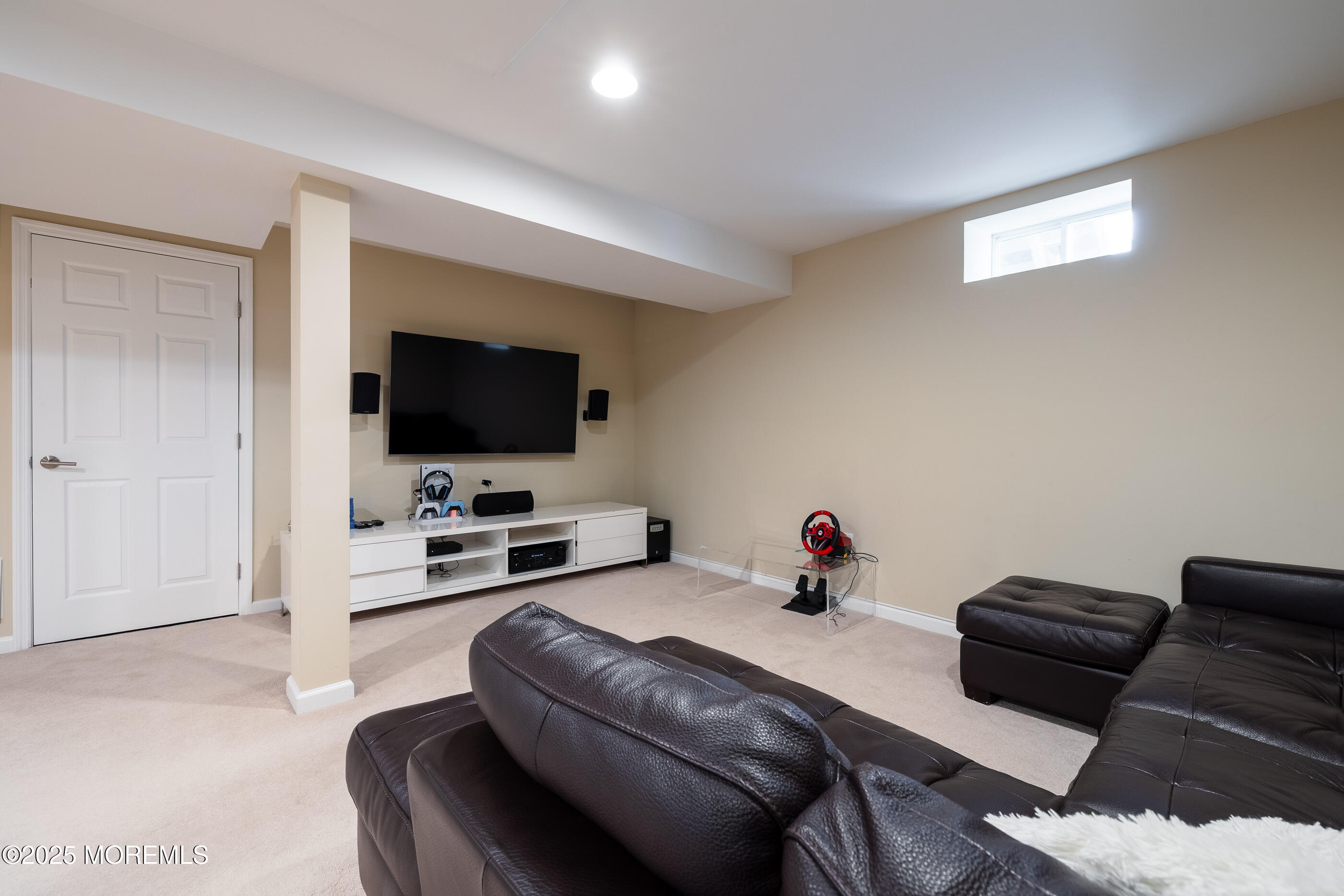 216 Deepwater Circle