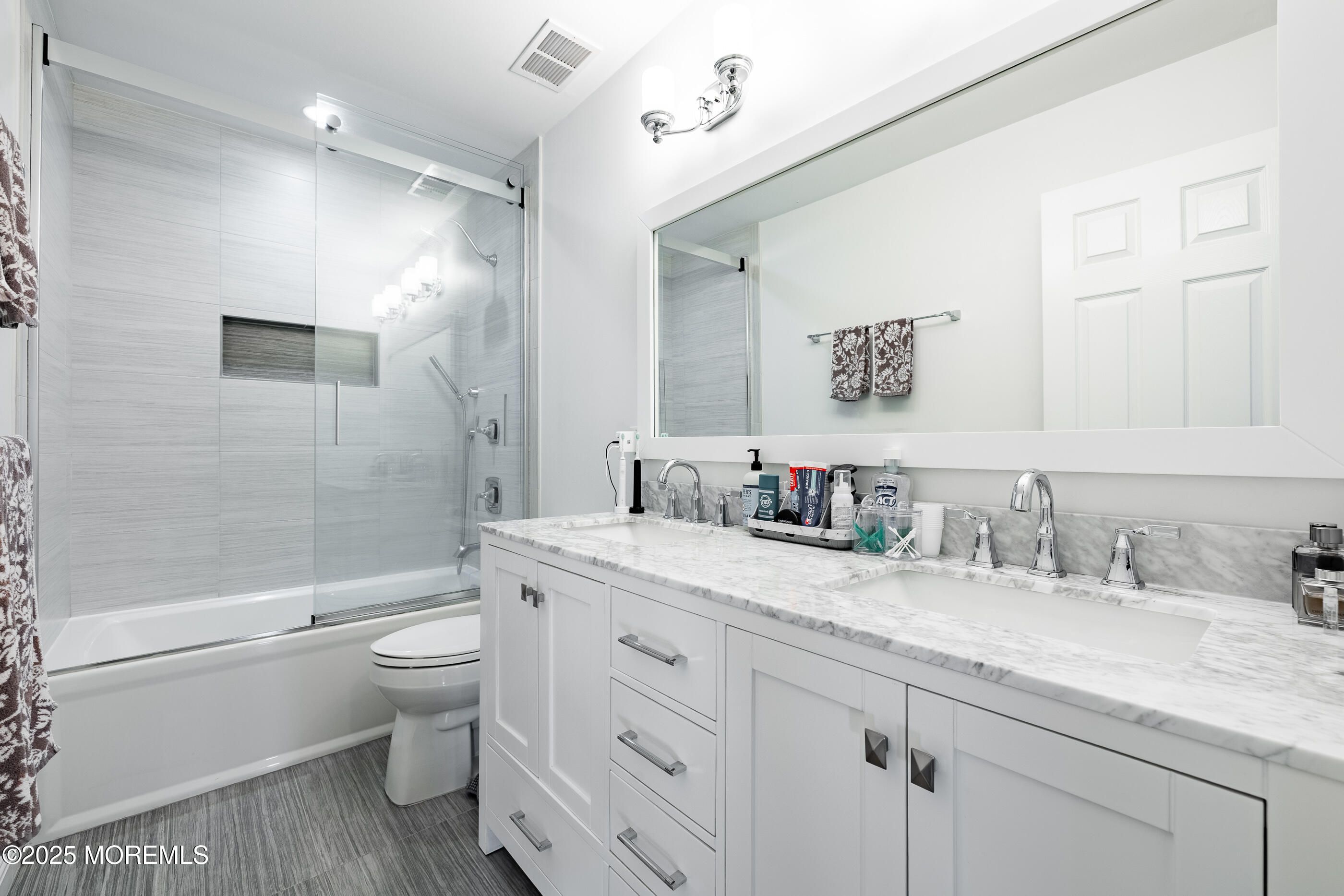 216 Deepwater Circle