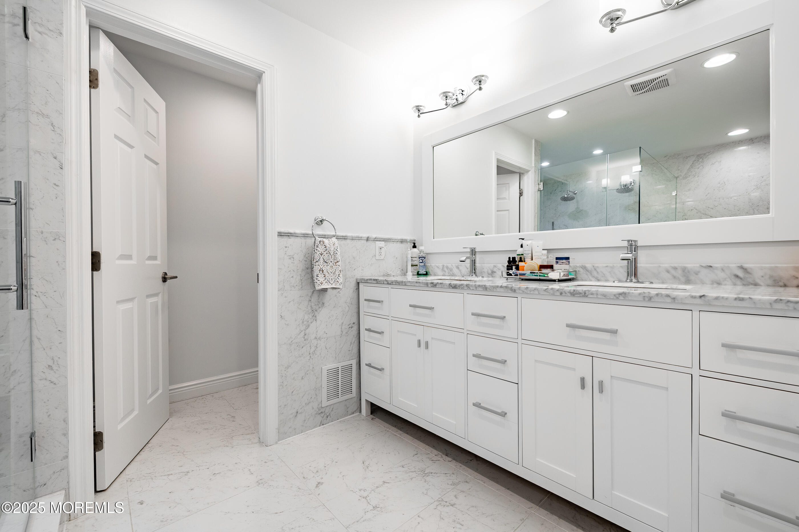 216 Deepwater Circle