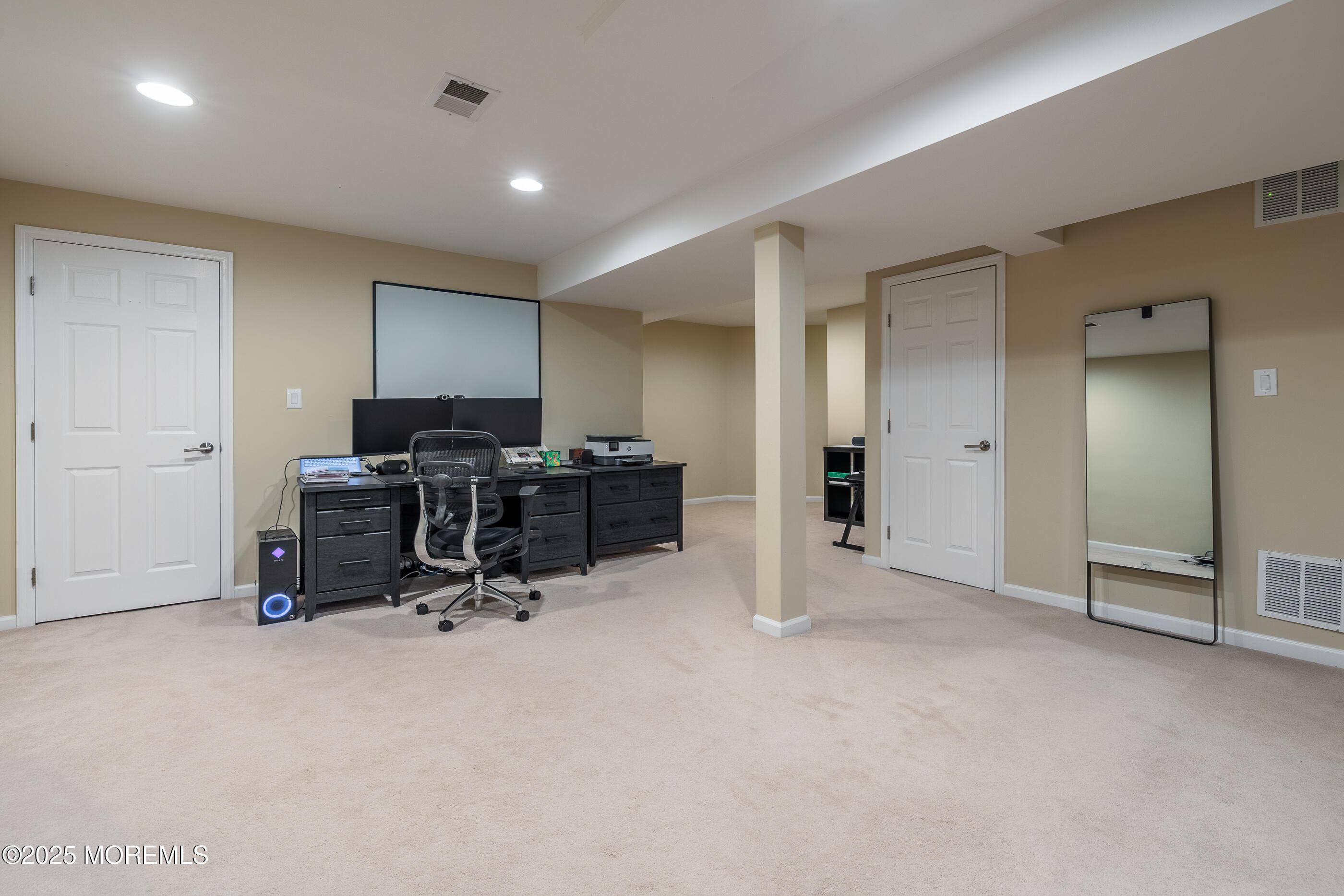 216 Deepwater Circle