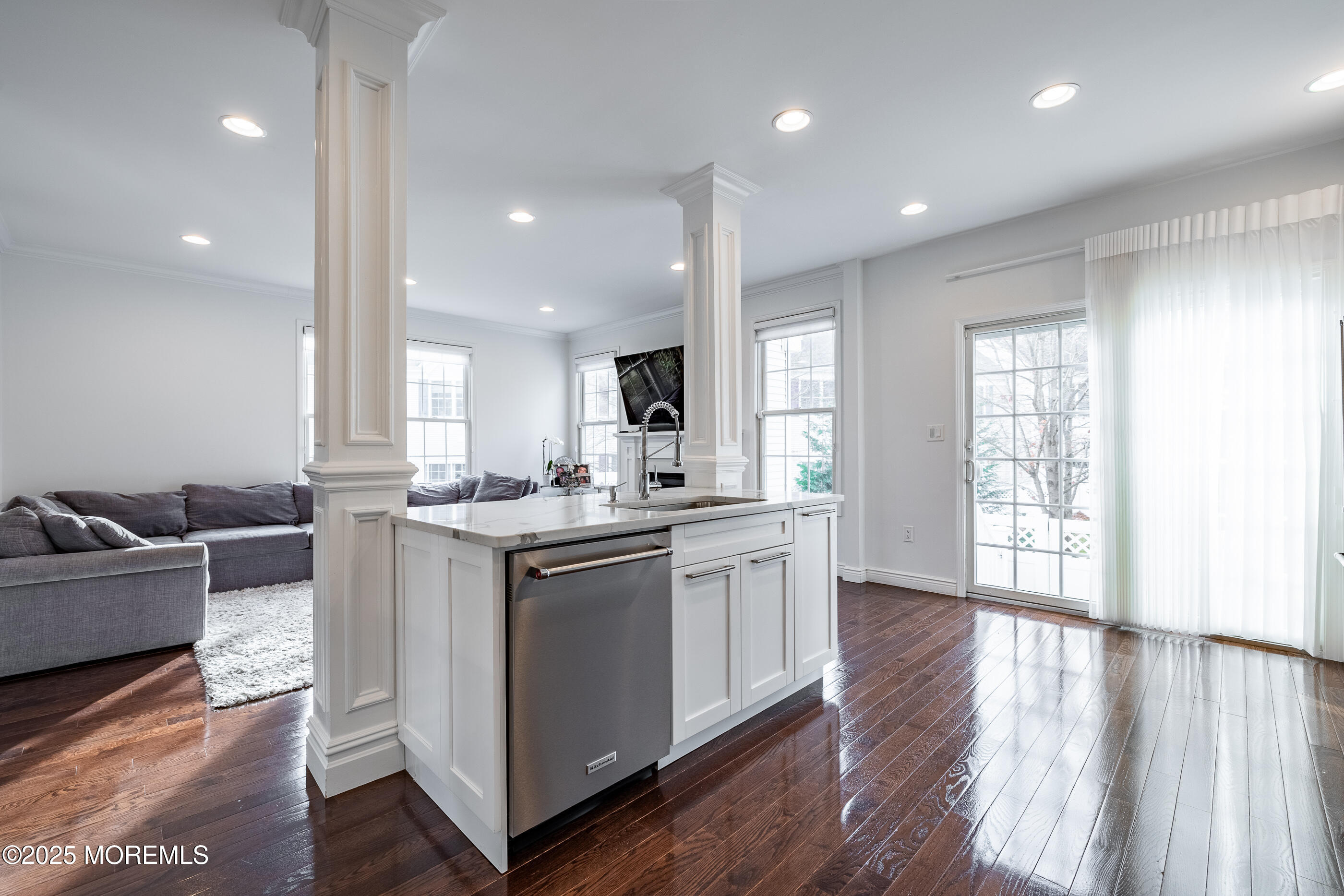 216 Deepwater Circle