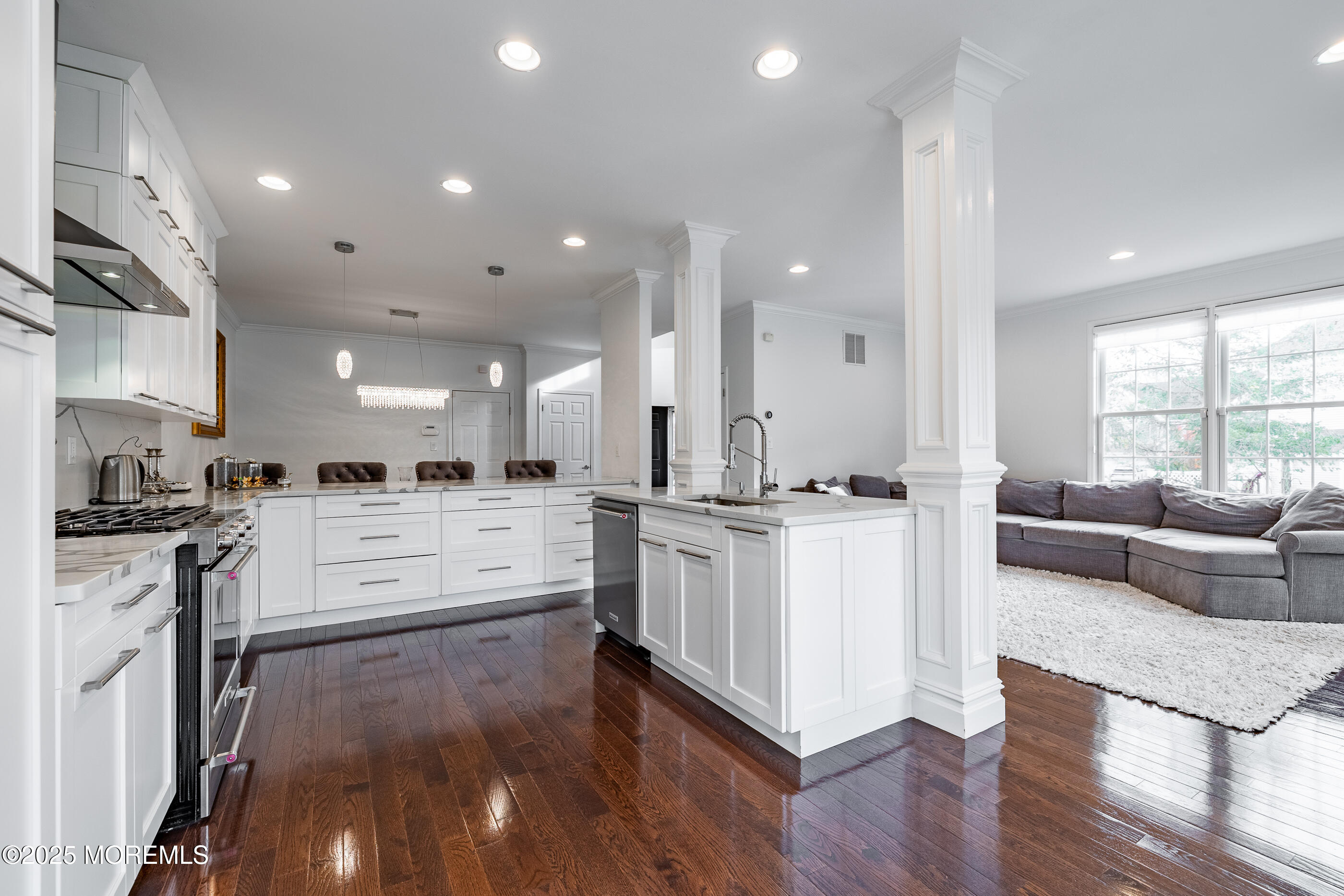 216 Deepwater Circle