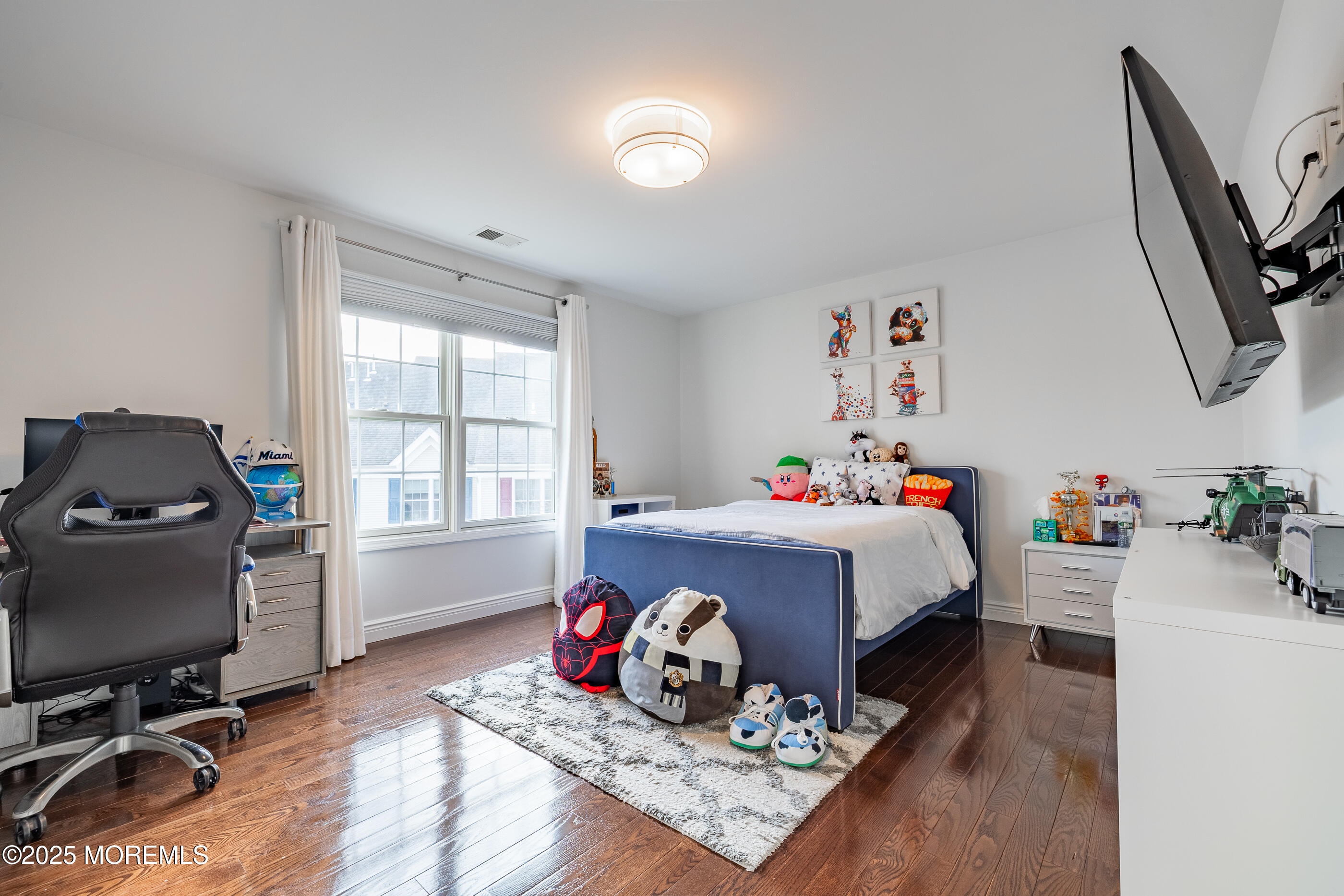 216 Deepwater Circle