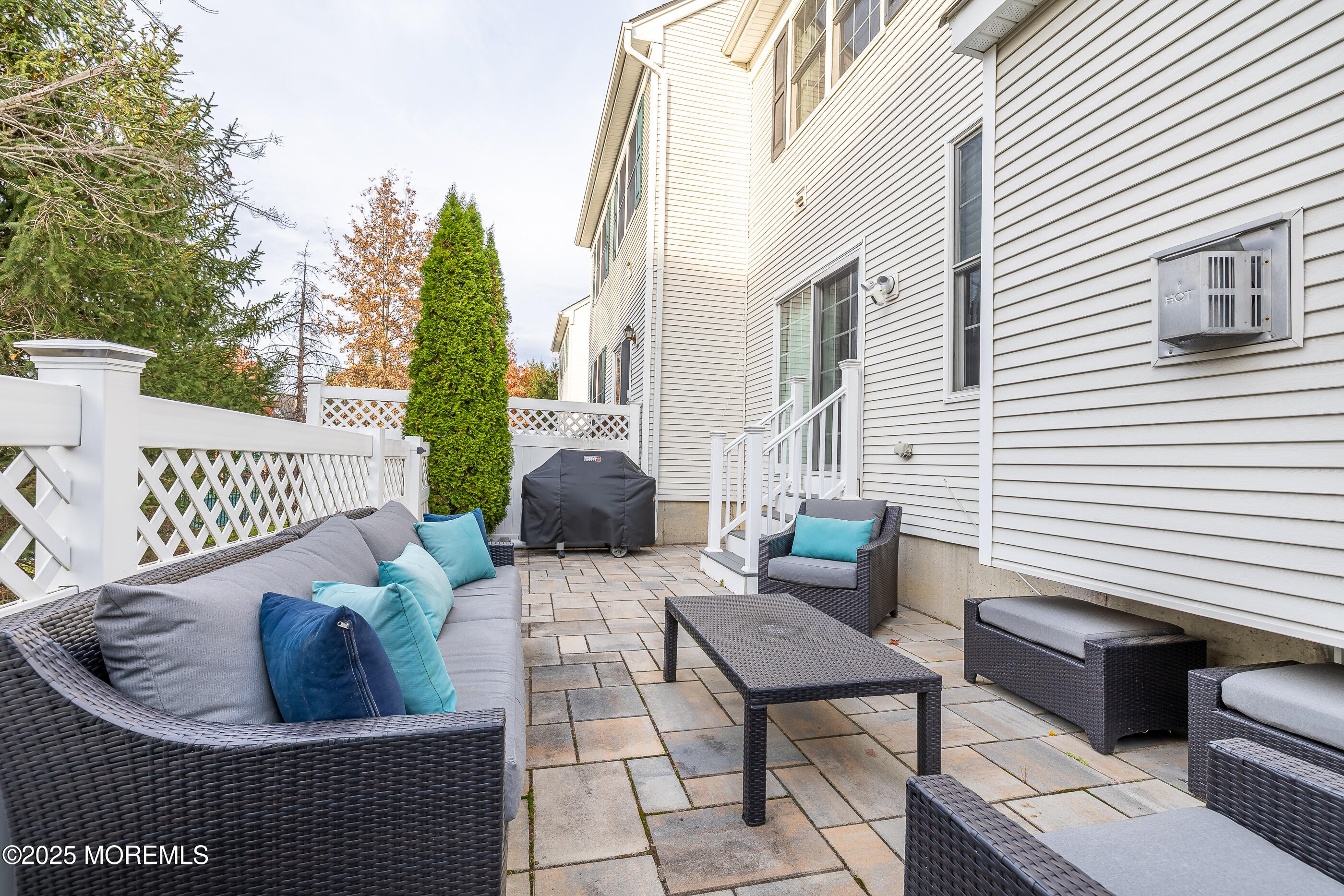 216 Deepwater Circle