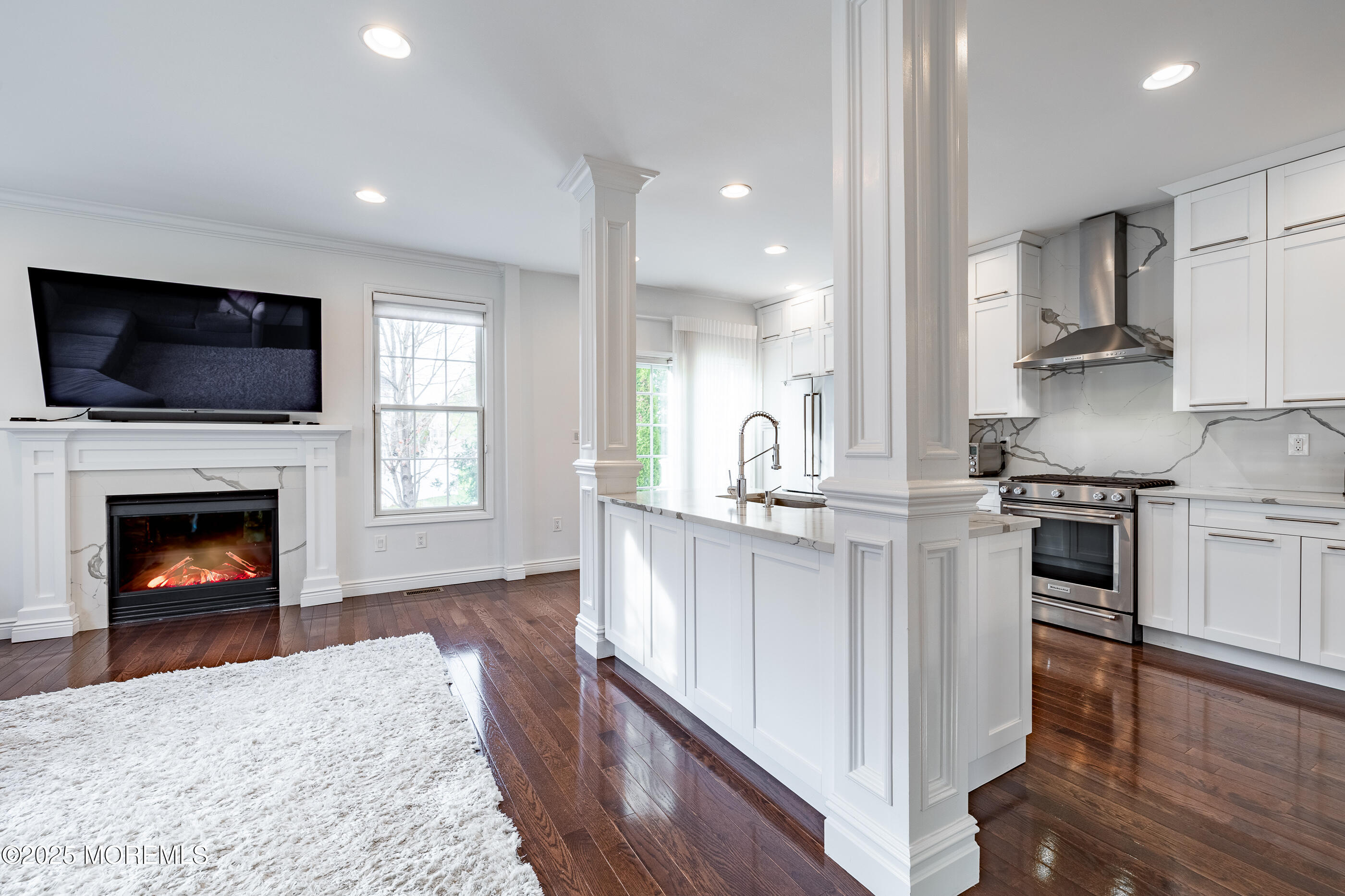 216 Deepwater Circle