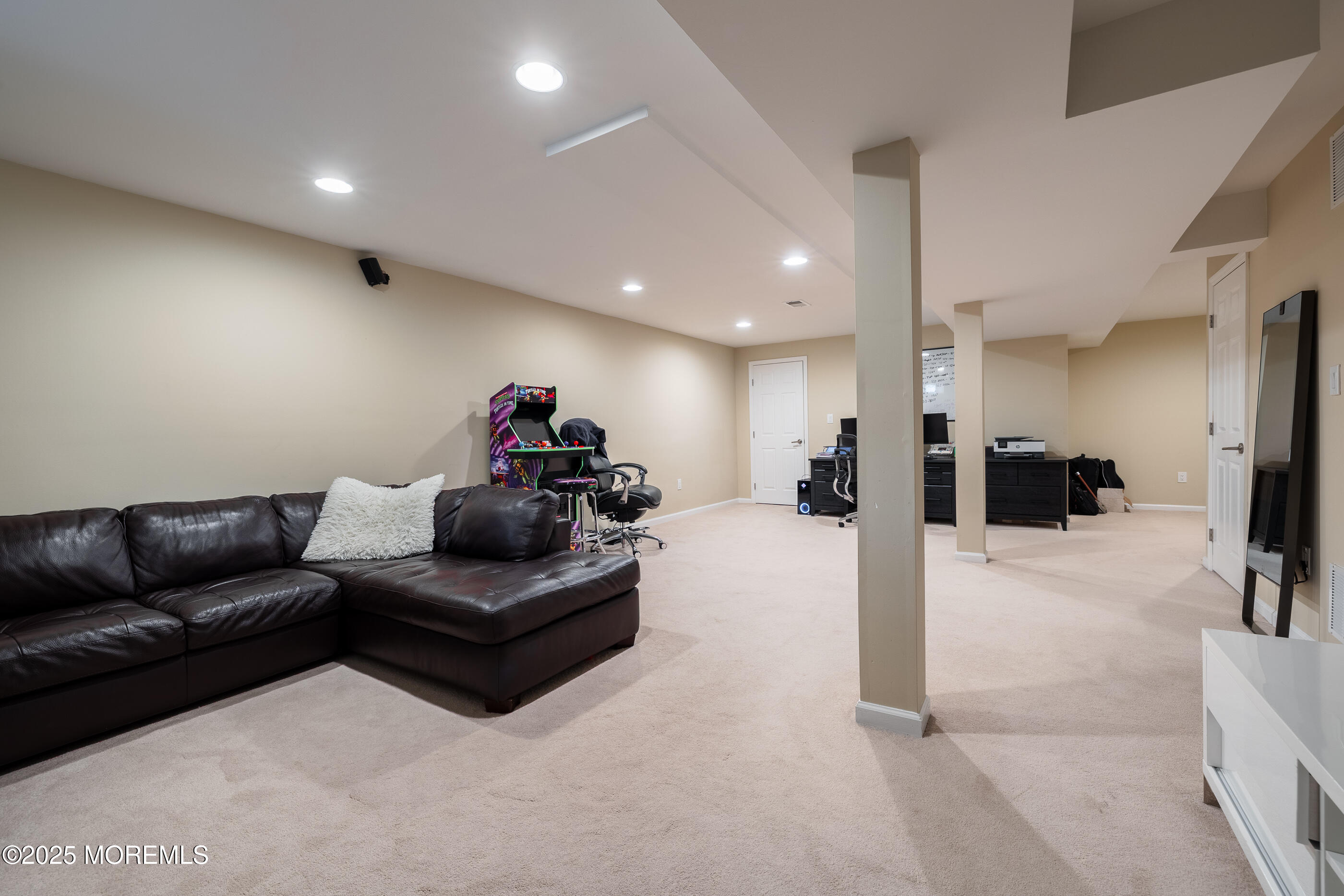 216 Deepwater Circle