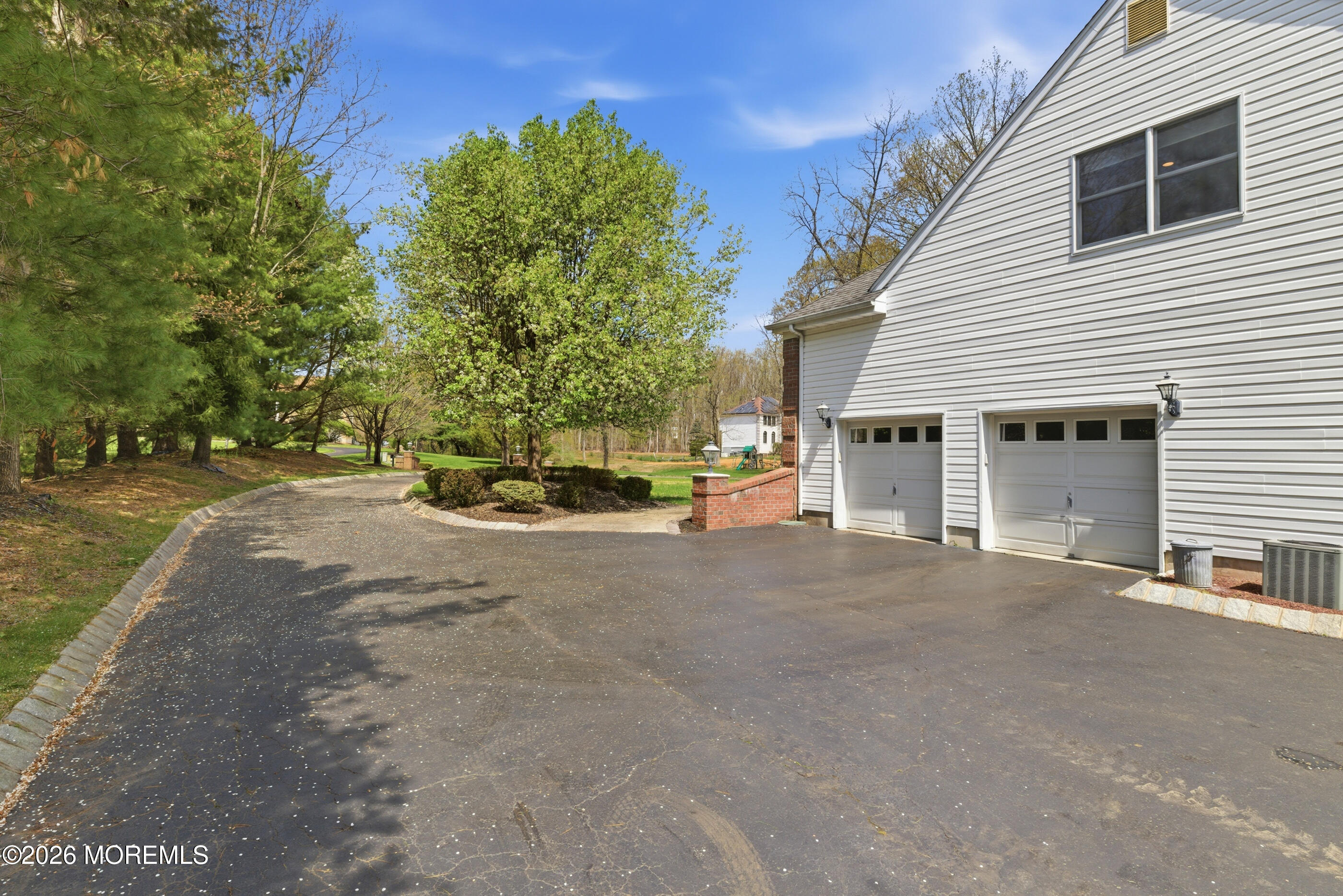 5 Maple Knoll Lane