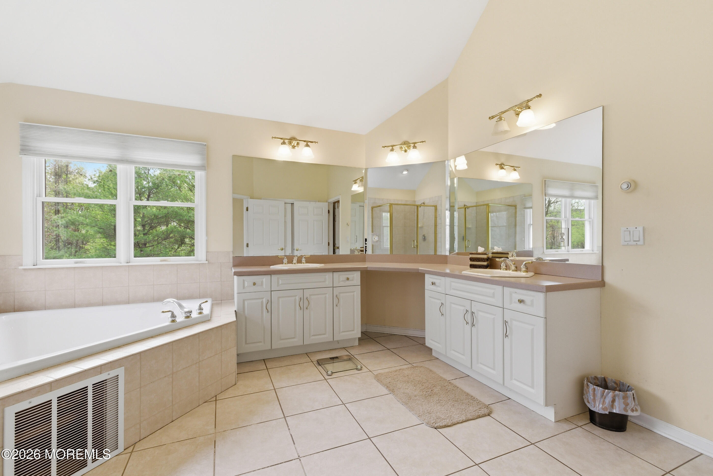 5 Maple Knoll Lane