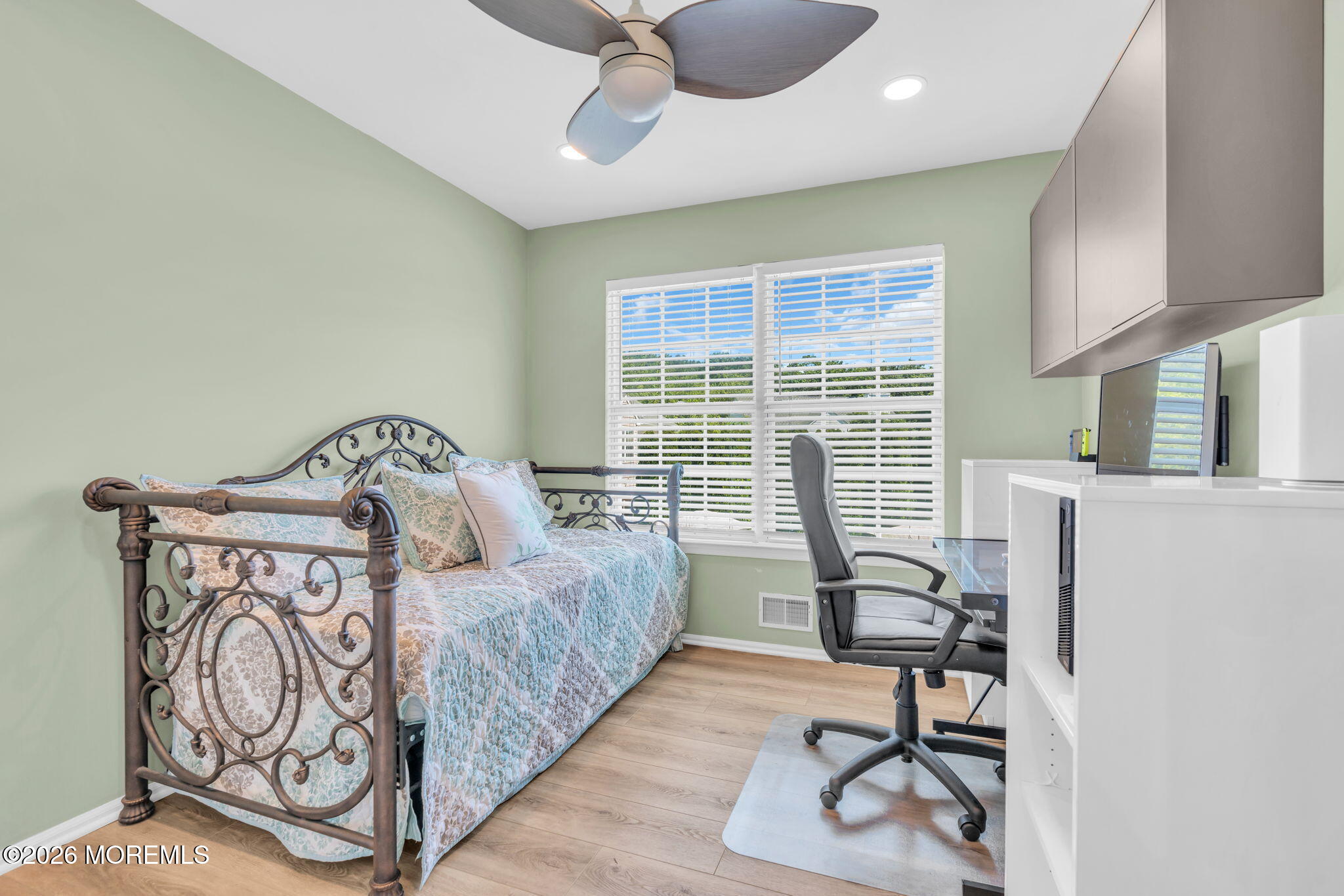 53 N Sailors Quay Drive