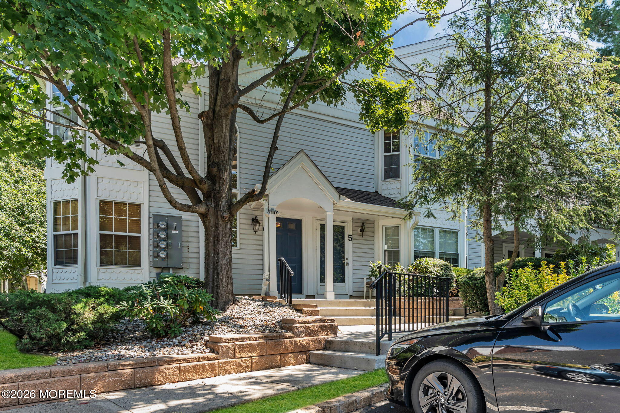 6 Tulip Lane
