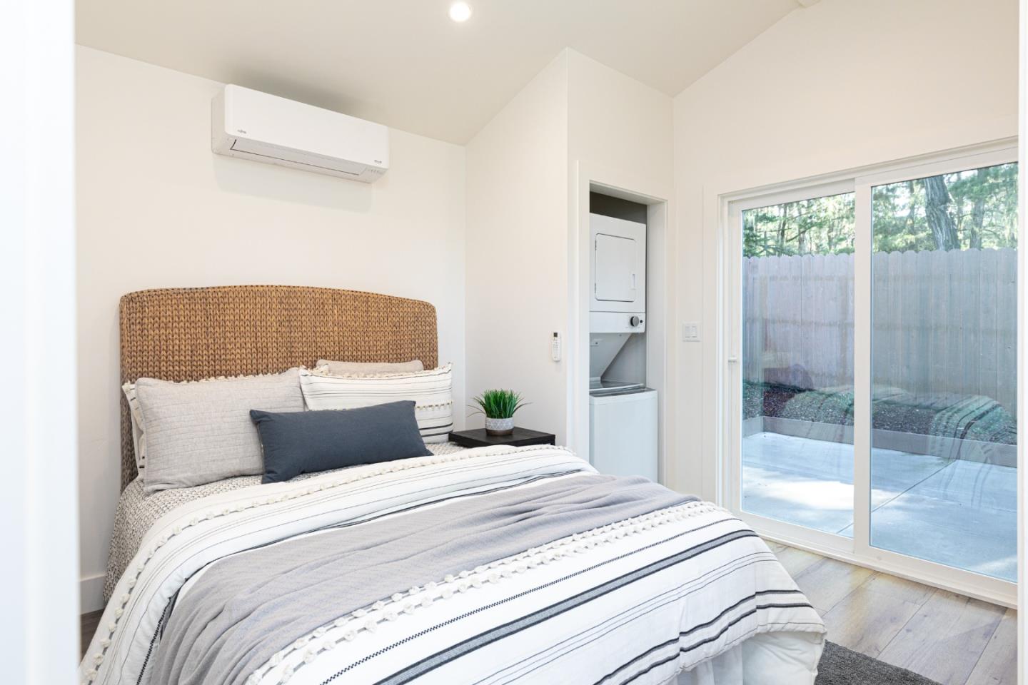 1265-1265A Buena Vista AVE