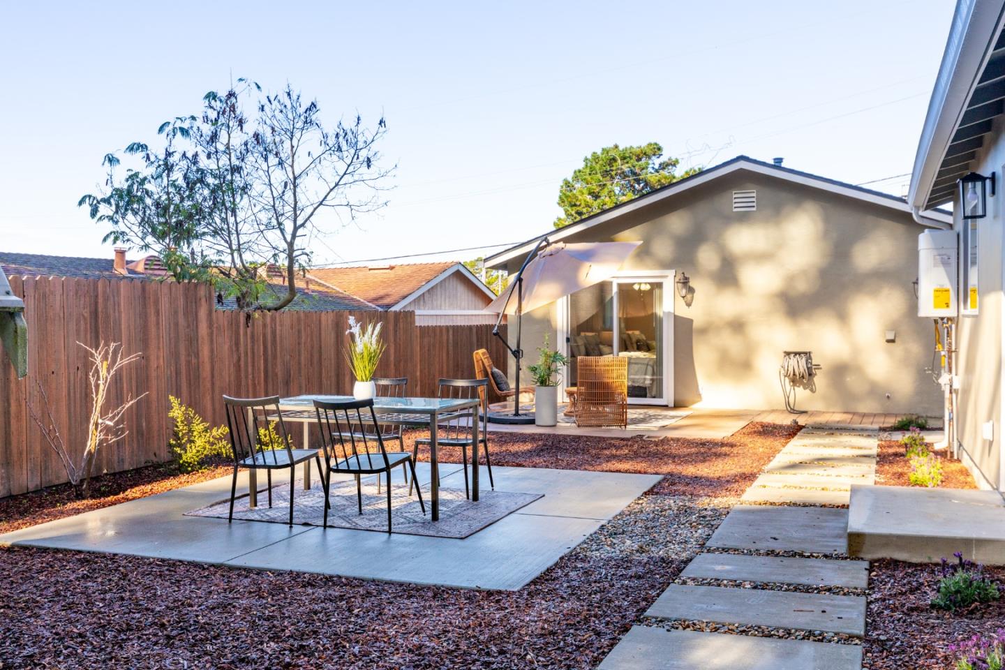 1265-1265A Buena Vista AVE