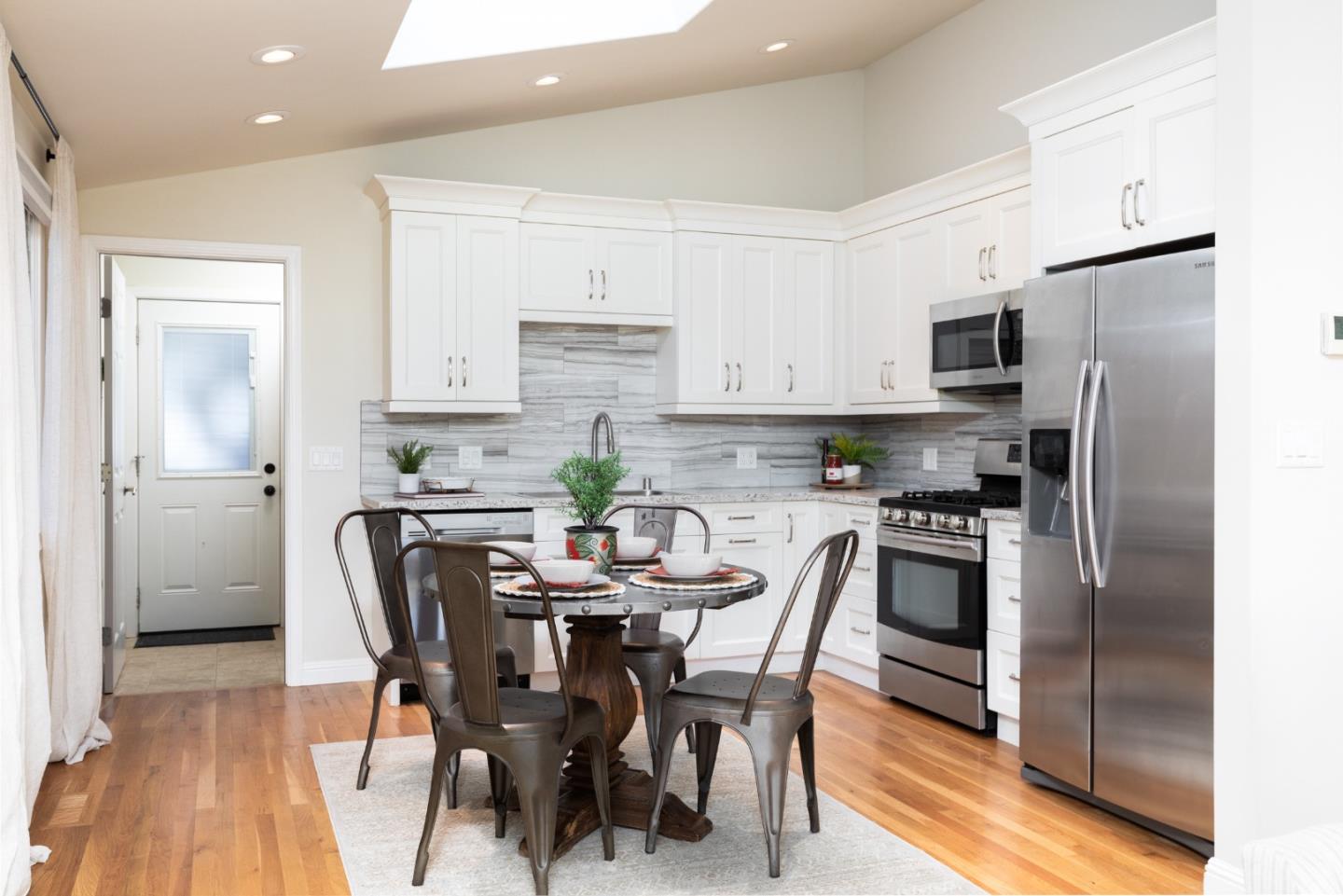 1265-1265A Buena Vista AVE