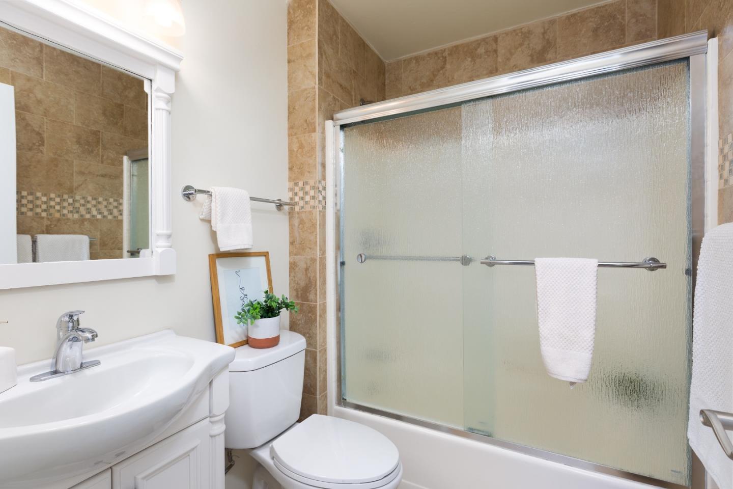 1265-1265A Buena Vista AVE