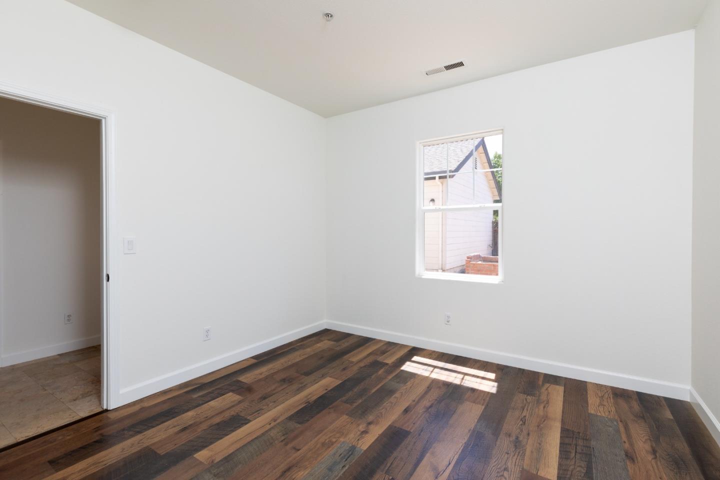 7 Moreno ST