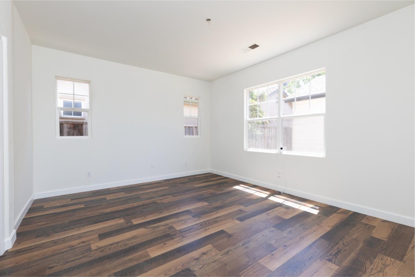 7 Moreno ST