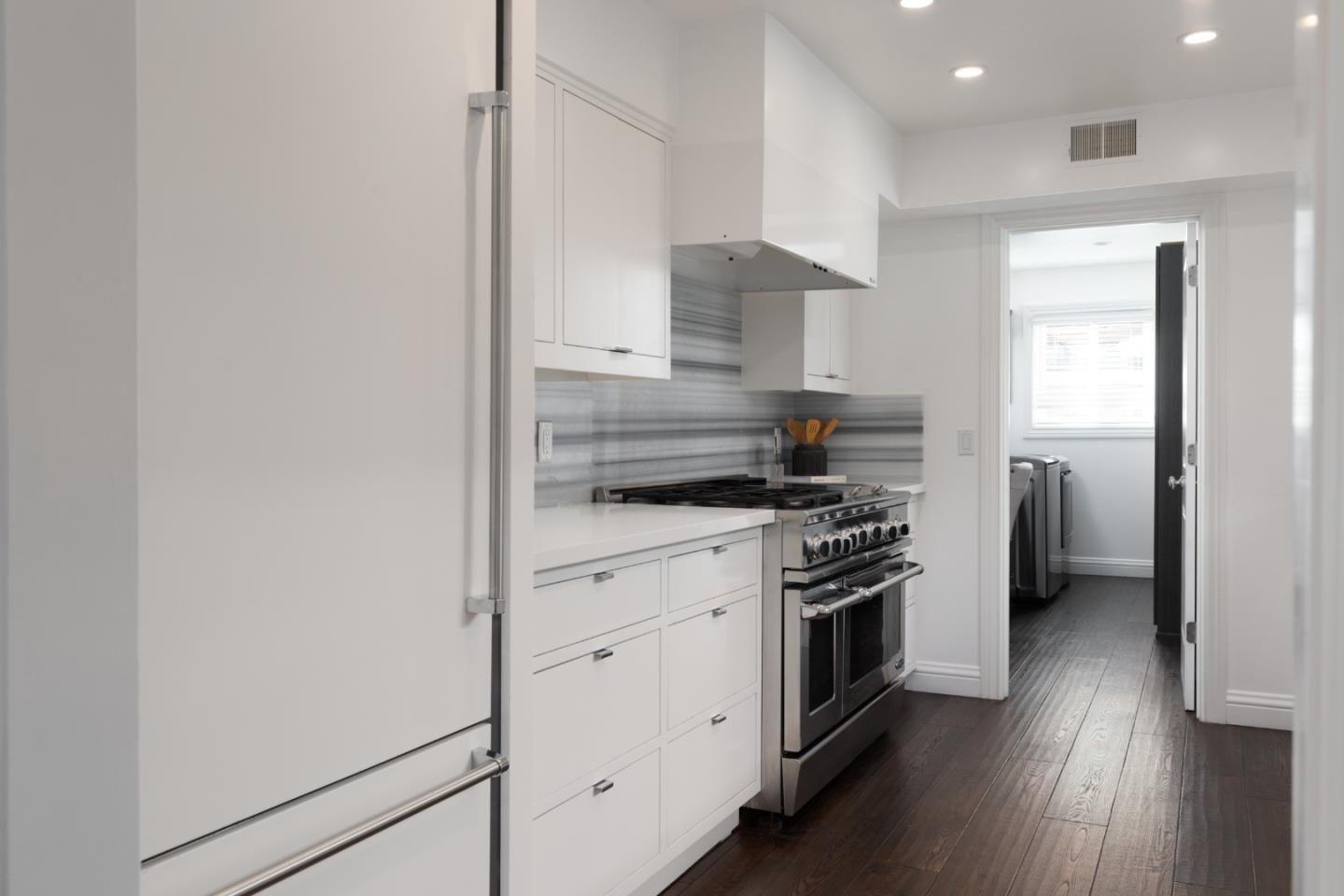 304 Locust ST