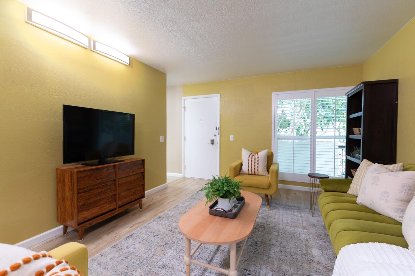 500 Glenwood Circle 122