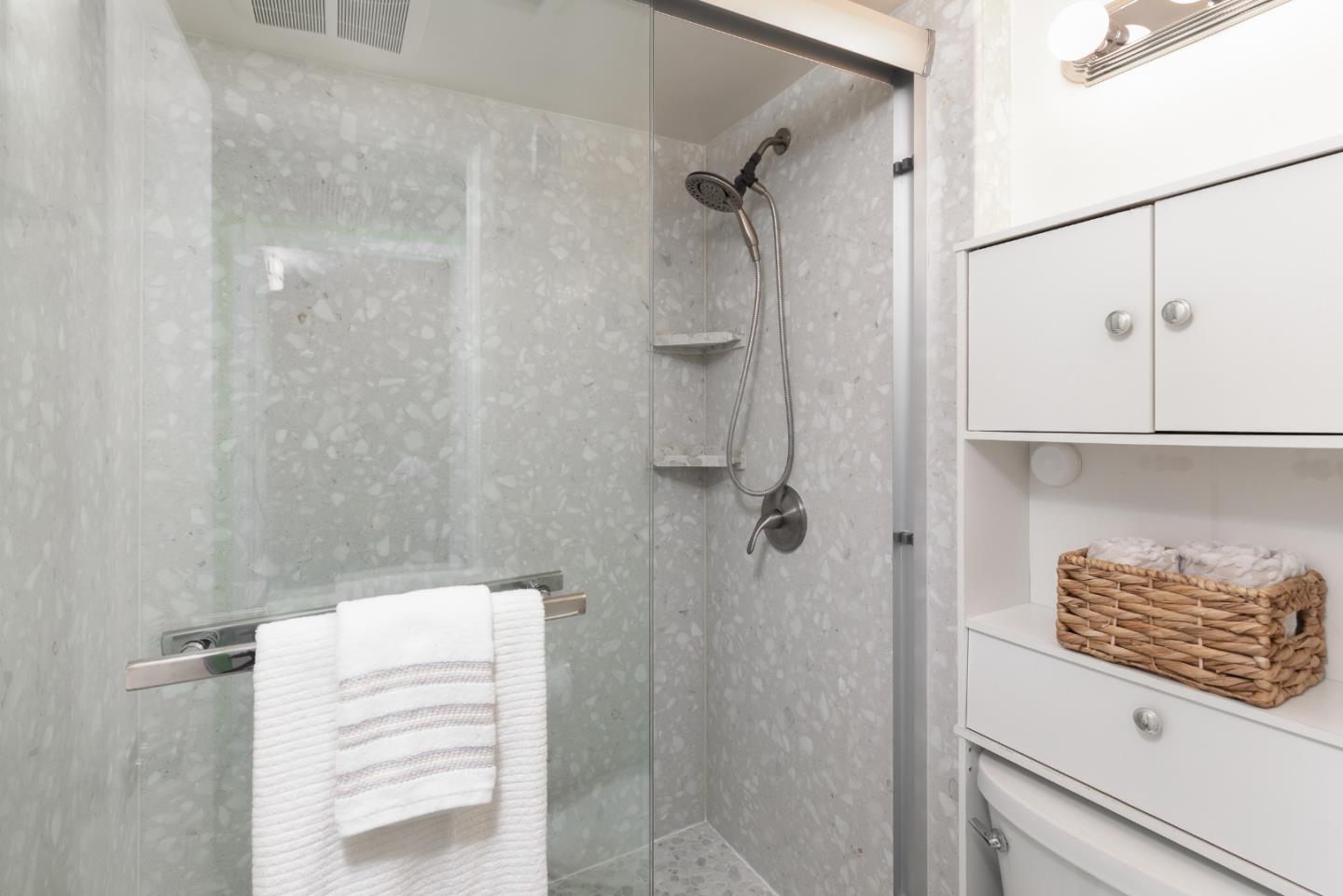 500 Glenwood Circle 122