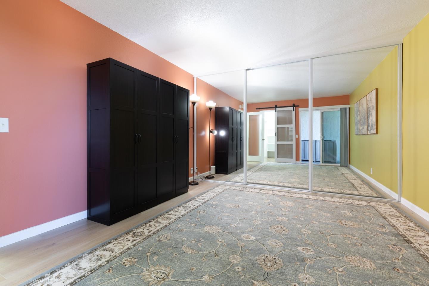 500 Glenwood Circle 122