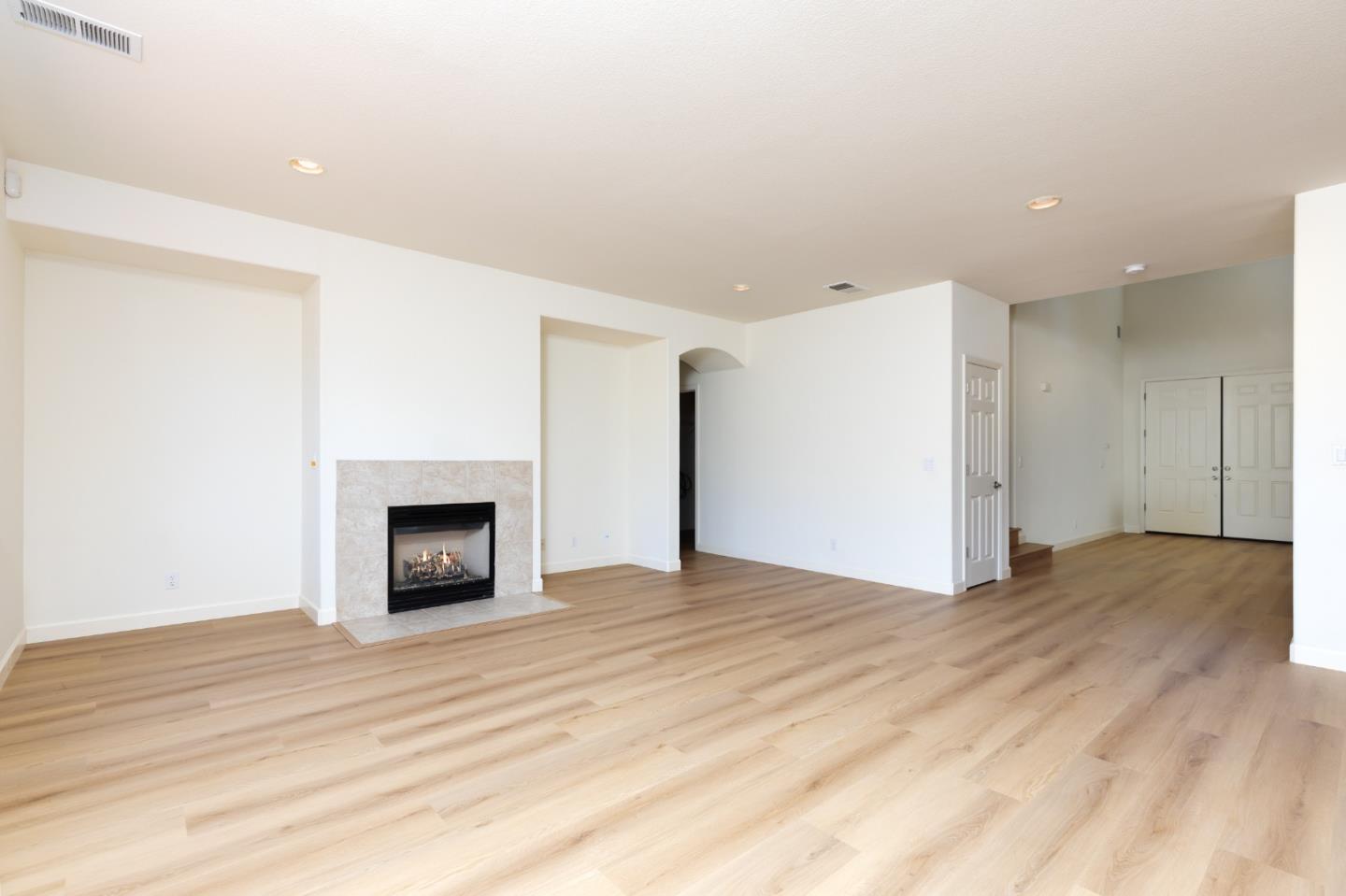 4120 Peninsula Point Drive