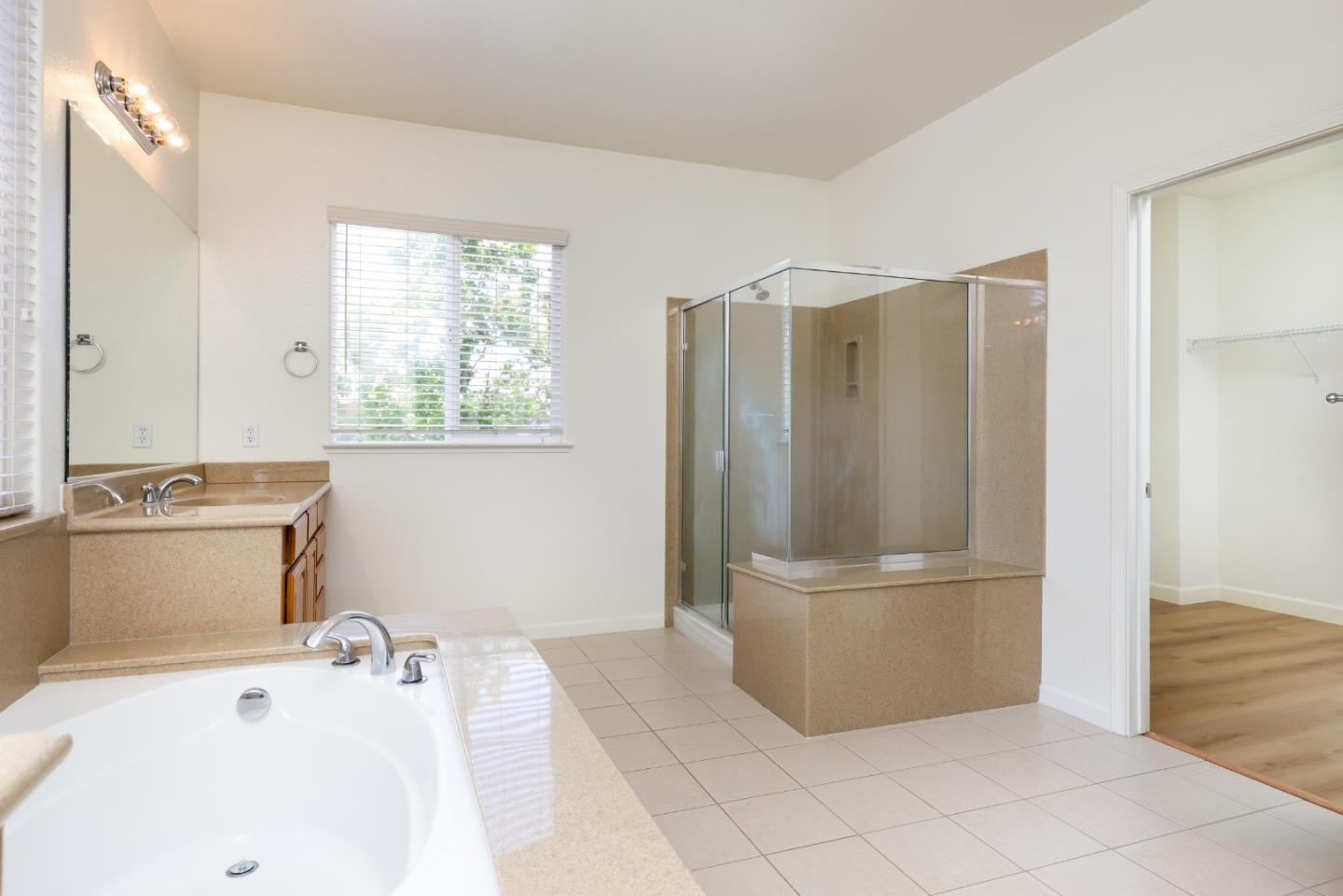 4120 Peninsula Point Drive