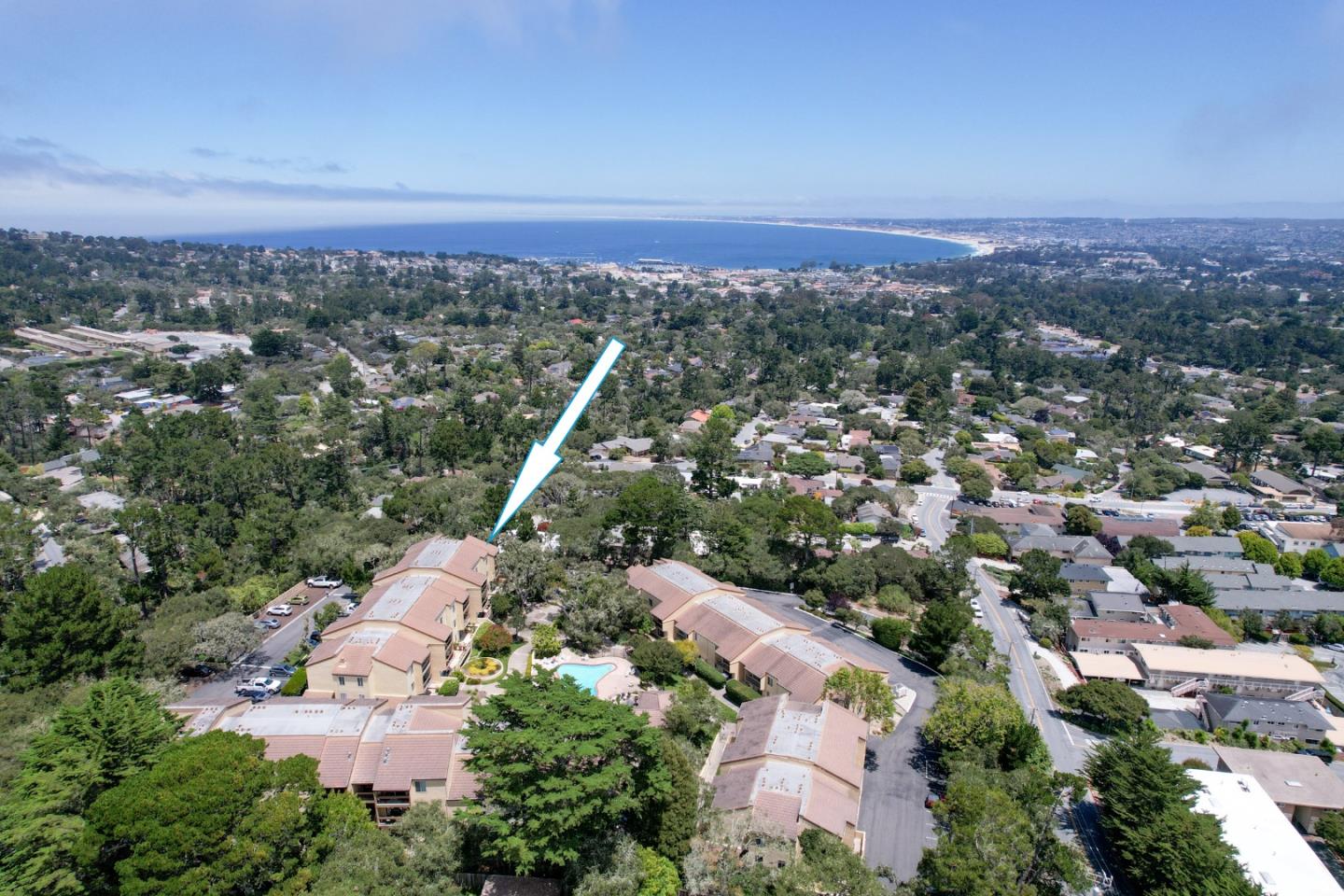 2301 Golden Oaks LN