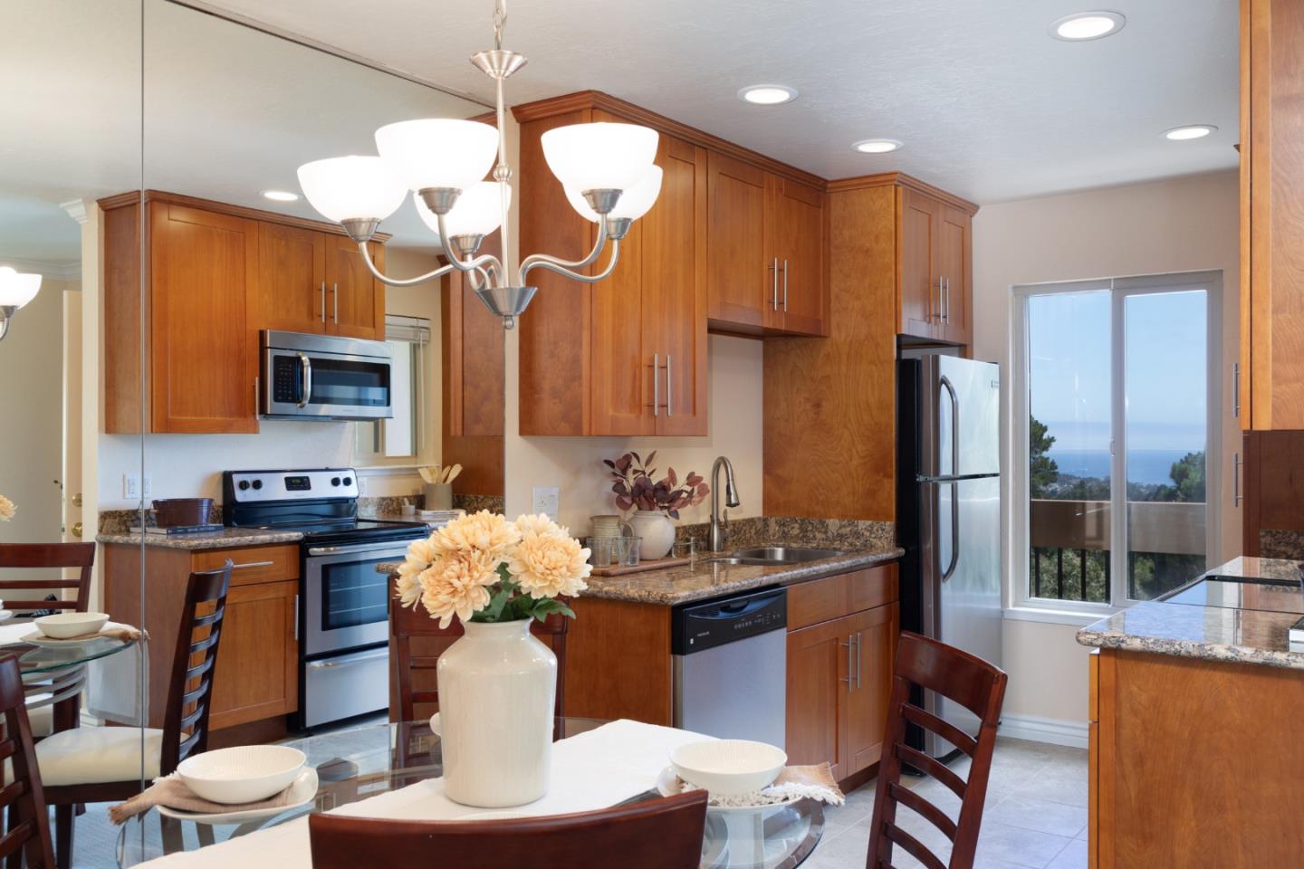2301 Golden Oaks LN