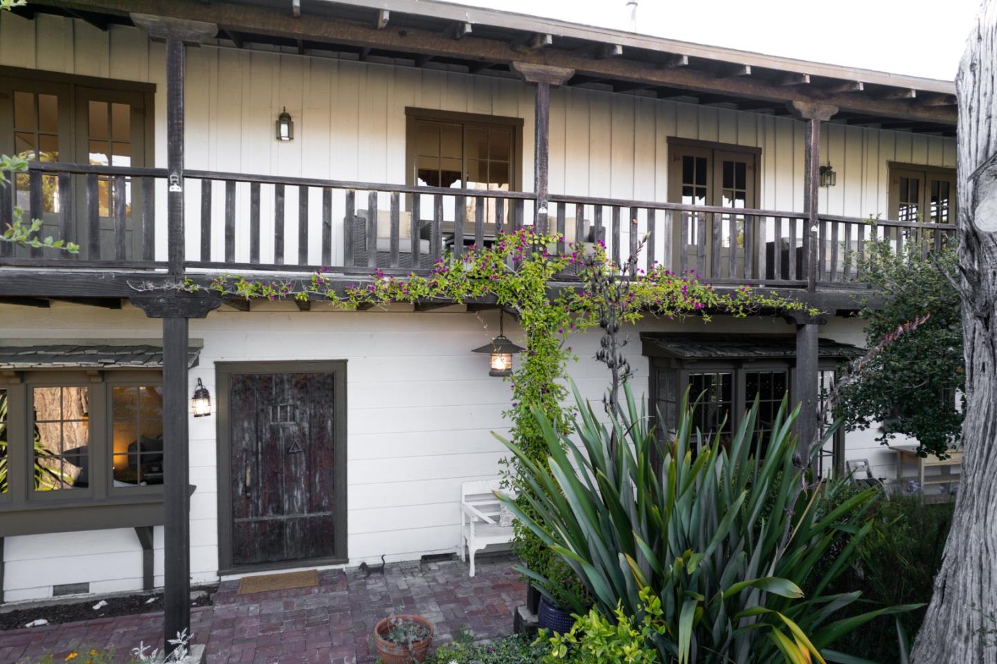 1122 Harrison ST