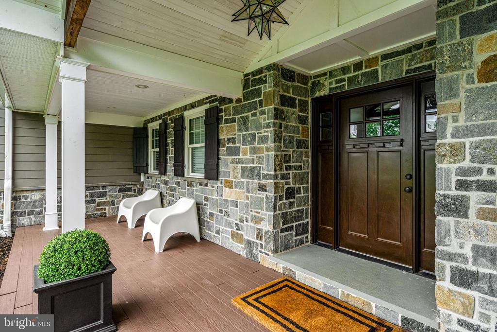864 MONTEITH DRIVE
