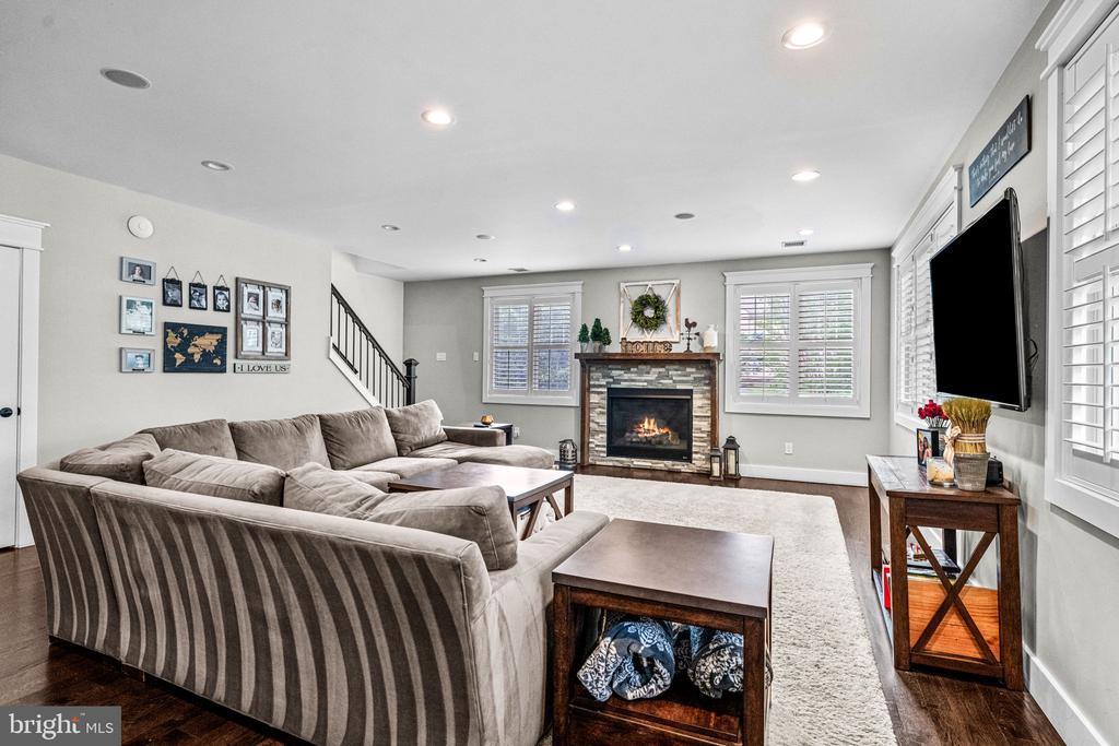 864 MONTEITH DRIVE