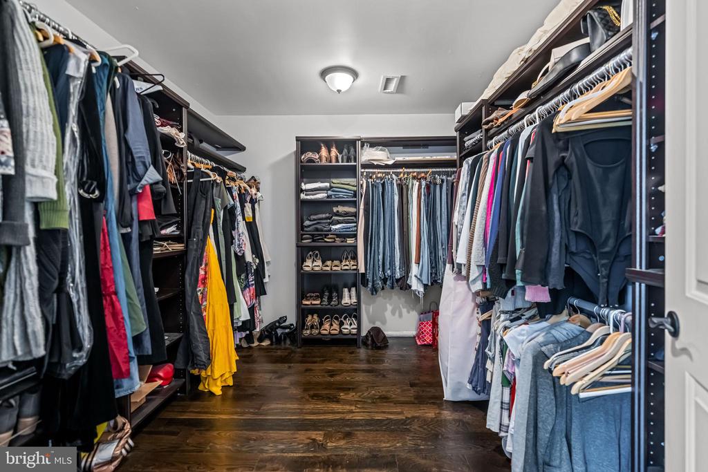 864 MONTEITH DRIVE