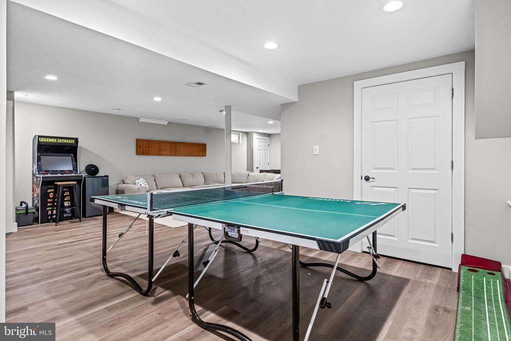 864 MONTEITH DRIVE