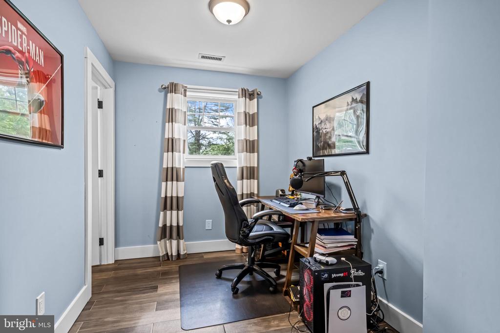 864 MONTEITH DRIVE