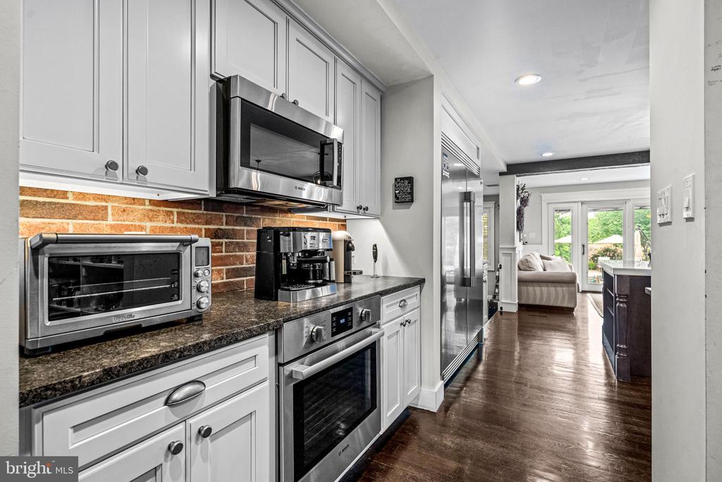 864 MONTEITH DRIVE