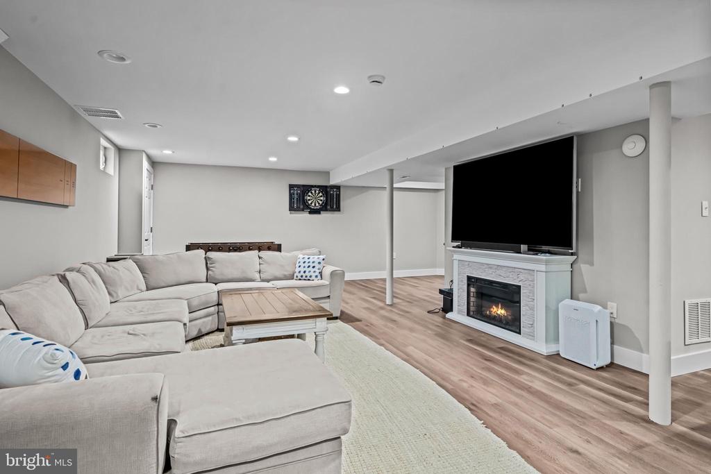 864 MONTEITH DRIVE