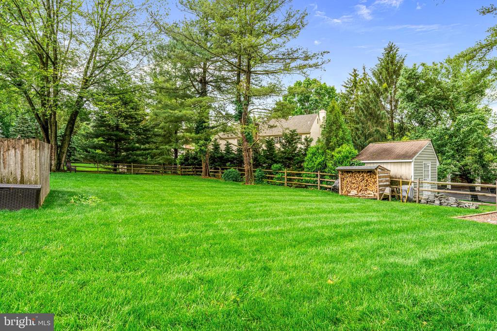 864 MONTEITH DRIVE