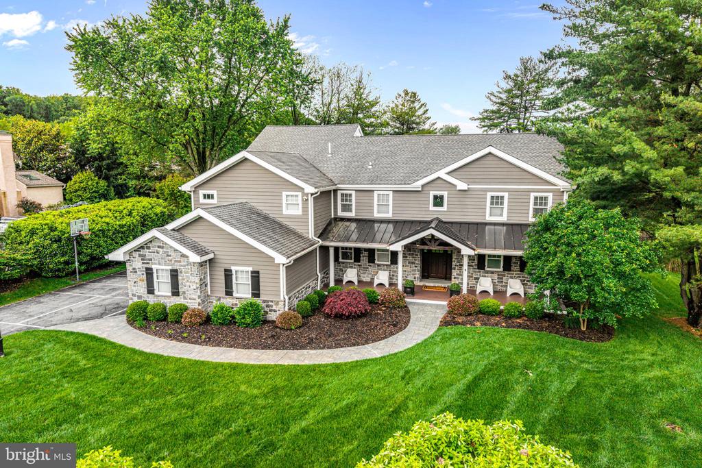 864 MONTEITH DRIVE