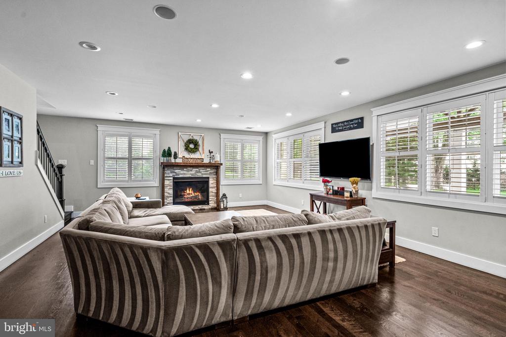 864 MONTEITH DRIVE