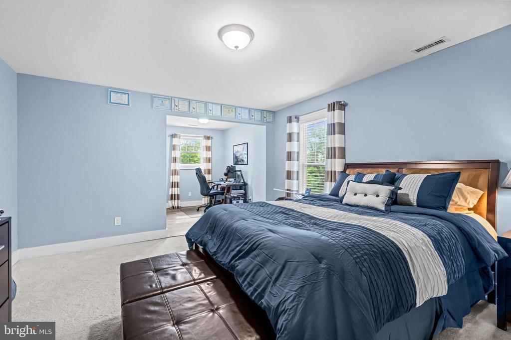 864 MONTEITH DRIVE
